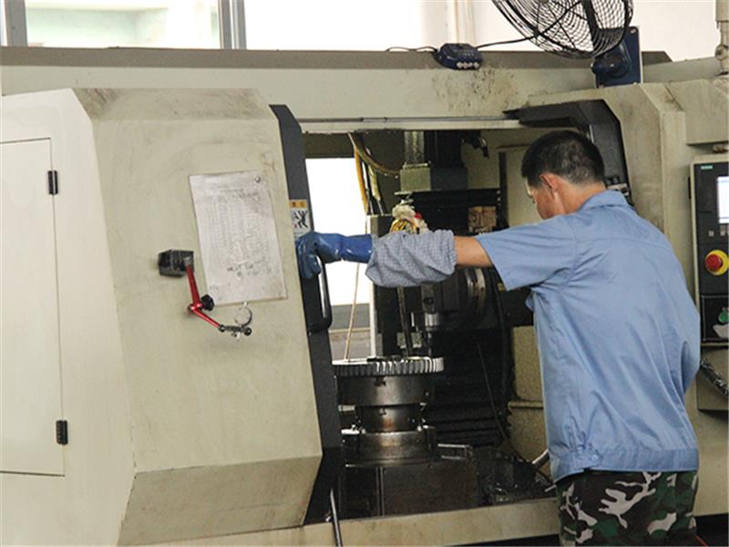 CNC gear chamfering machine